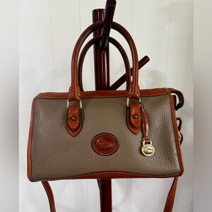 Vintage  Dooney & Bourke  Brown & tan all weather Leather Crossbody Purse 90’s